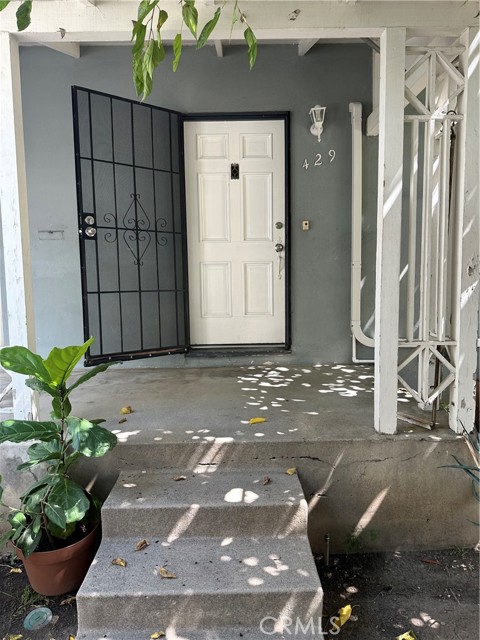 Detail Gallery Image 2 of 13 For 429 E Valencia, Burbank,  CA 91501 - 1 Beds | 1 Baths
