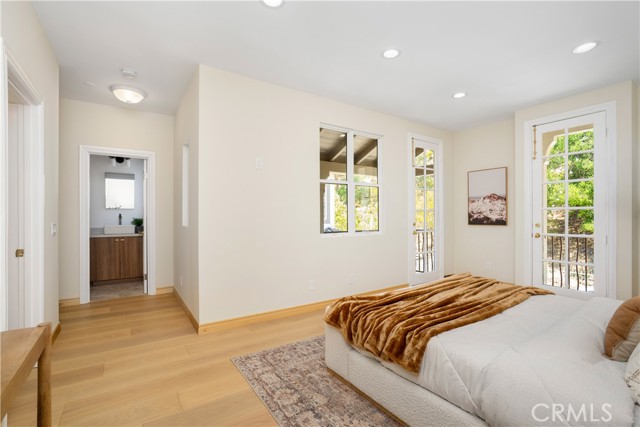 3318 Durham Court, Burbank CA: https://media.crmls.org/medias/df4847d9-9bc6-4dc6-b278-4ddfcf86f0fd.jpg