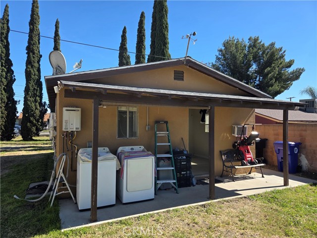 7888 maple, Fontana CA: https://media.crmls.org/medias/df4852f4-e987-42bf-898c-e415ace45604.jpg