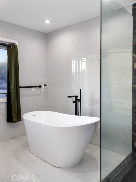 Detail Gallery Image 33 of 47 For 9742 Farralone, Chatsworth,  CA 91311 - 4 Beds | 3/1 Baths