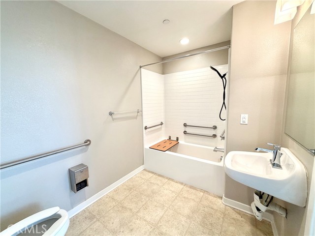 Detail Gallery Image 13 of 24 For 718 Central Ave, Upland,  CA 91786 - 3 Beds | 3/1 Baths