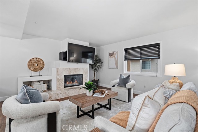 7651 Yorktown Avenue, Huntington Beach CA: https://media.crmls.org/medias/df495500-2c51-48d8-98d9-3c6ad609575e.jpg