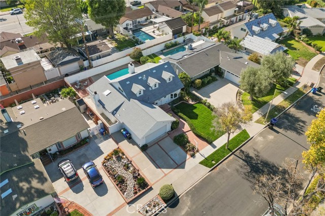16914 Flanders, Granada Hills CA: https://media.crmls.org/medias/df49ec0a-535a-40ed-bb34-8af6db1c876a.jpg