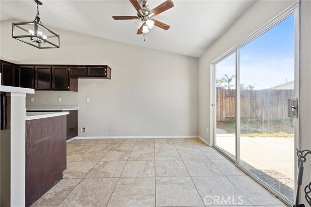 719 Baldwin Farms Drive, Bakersfield CA: https://media.crmls.org/medias/df4a056e-7571-44a9-a0c5-47832e2688c5.jpg