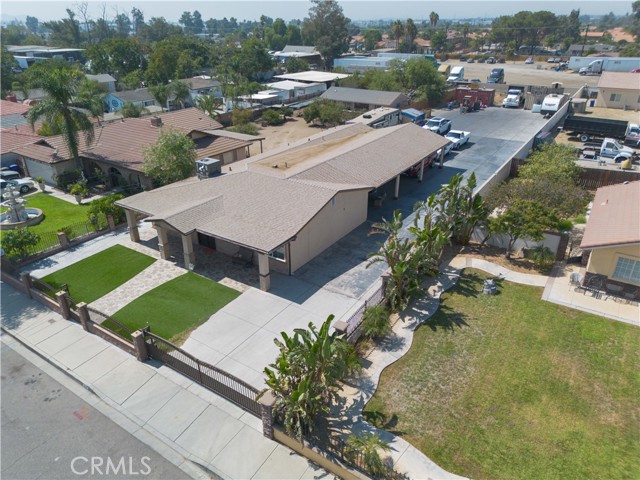 Detail Gallery Image 3 of 36 For 9828 Carob Ave, Fontana,  CA 92335 - 4 Beds | 3 Baths