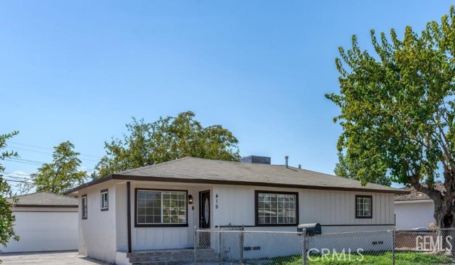 Detail Gallery Image 2 of 28 For 415 Sperry St, Bakersfield,  CA 93307 - 3 Beds | 1 Baths