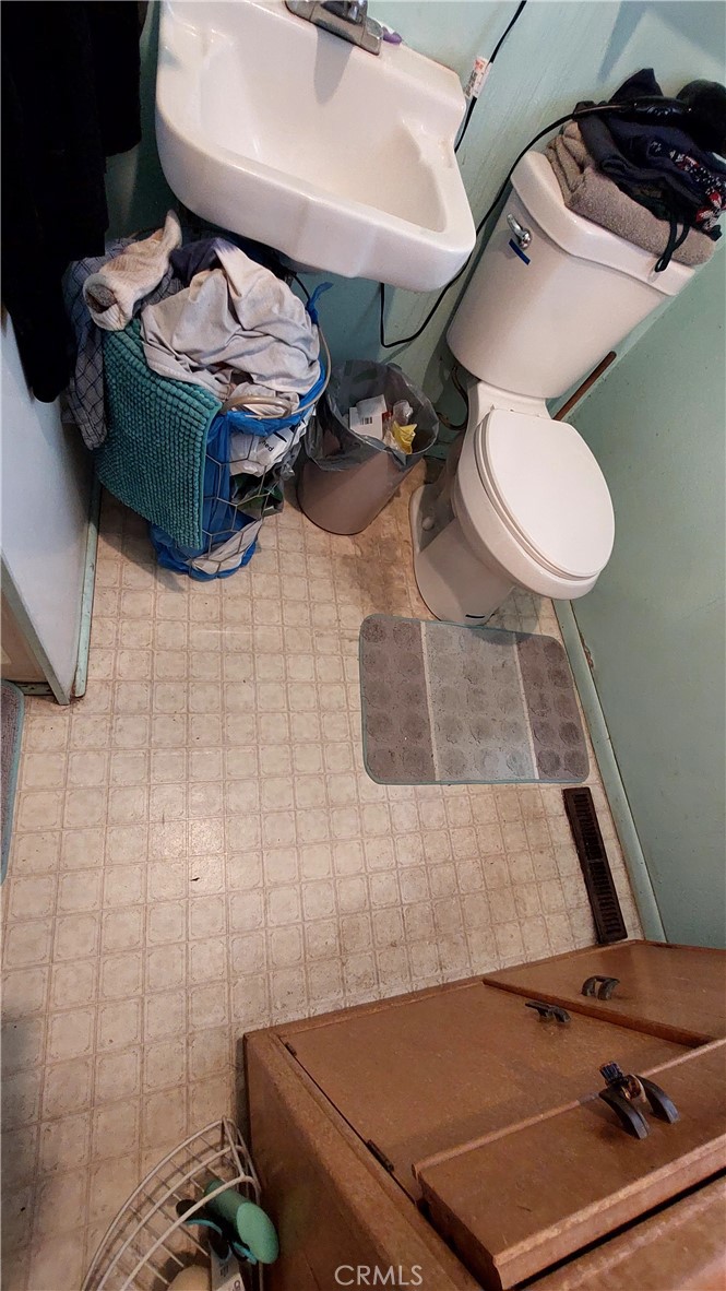 https://media.crmls.org/medias/df4b7c3d-3939-4734-b9f0-27d691cabd1f.jpg?preset=X-Large