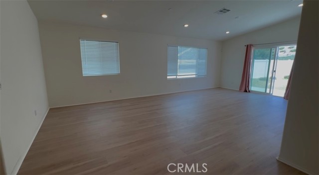 Detail Gallery Image 2 of 12 For 6483 Canyonlands Drive, Jurupa Valley,  CA 92509 - 3 Beds | 2 Baths