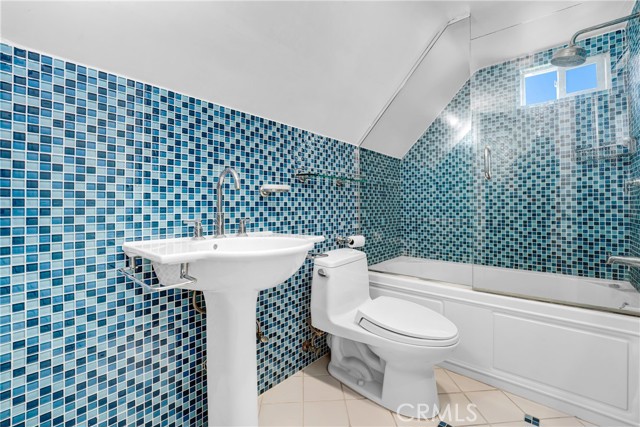 816 S Longwood, Los Angeles CA: https://media.crmls.org/medias/df4d29c6-fbc5-4e78-8562-7191a56ea84a.jpg