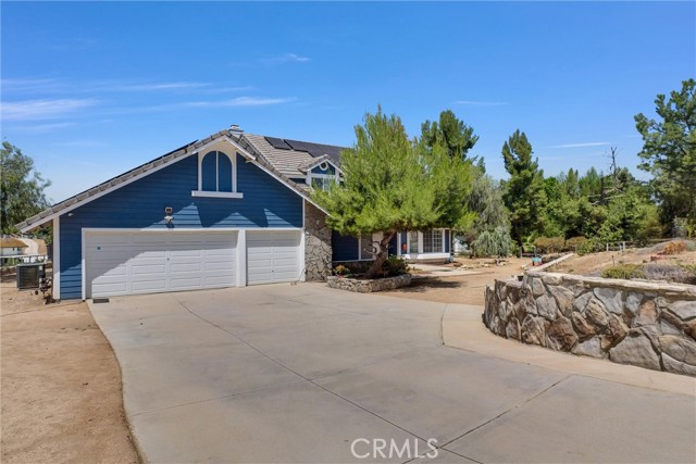 18623 Chickory Drive, Riverside CA: https://media.crmls.org/medias/df4d7c89-2d7d-4969-be5b-f5bda3a7a002.jpg
