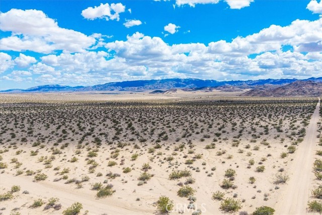 Detail Gallery Image 4 of 26 For 62 Lucille Ln, Joshua Tree,  CA 92252 - – Beds | – Baths