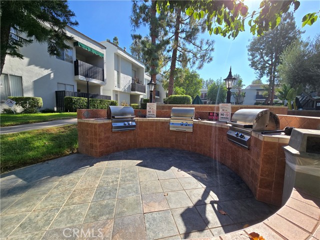 Detail Gallery Image 20 of 31 For 18645 Hatteras St #161,  Tarzana,  CA 91356 - 2 Beds | 1/1 Baths