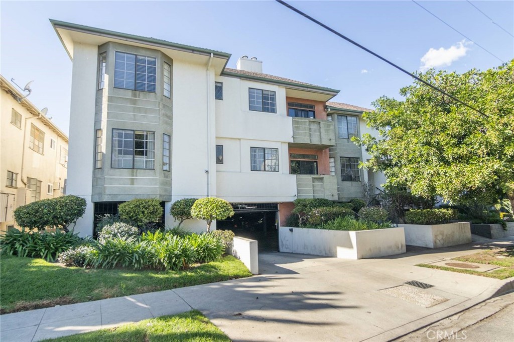 4543 Willis Avenue #105