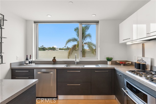 932 Manhattan Beach Blvd., Manhattan Beach, California 90266, 3 Bedrooms Bedrooms, ,2 BathroomsBathrooms,Residential,Sold,Manhattan Beach Blvd.,SB24148961