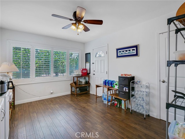401 E Cherry Avenue, Monrovia CA: https://media.crmls.org/medias/df4fefc6-ab54-4f44-8917-e793987439fc.jpg