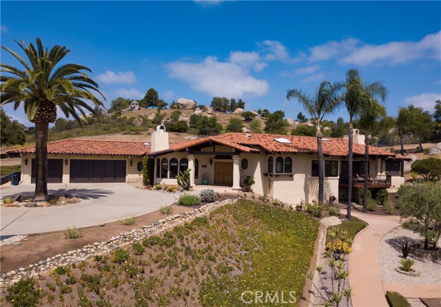 28306 Crescent Hill Way, Escondido CA: https://media.crmls.org/medias/df50b472-6d22-4d76-802e-1d907fa709c2.jpg
