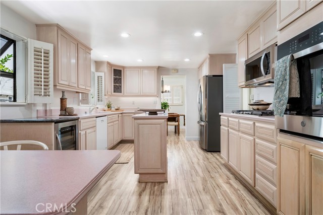 143 Roycroft Avenue, Long Beach CA: https://media.crmls.org/medias/df50d543-b317-4568-9fed-b448051b4ced.jpg