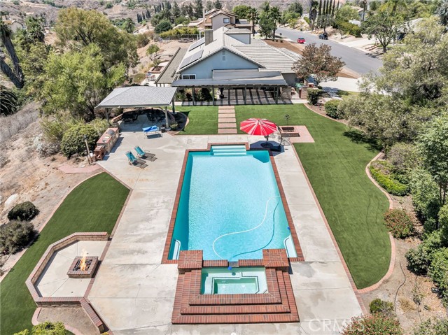 15725 Terraceview Court, Riverside CA: https://media.crmls.org/medias/df51643d-212c-4402-b961-72c3bc36329a.jpg