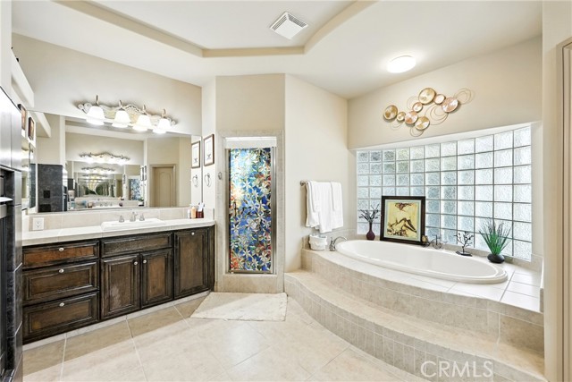 Detail Gallery Image 27 of 60 For 13204 Michaelangelo Dr, Bakersfield,  CA 93314 - 5 Beds | 3 Baths