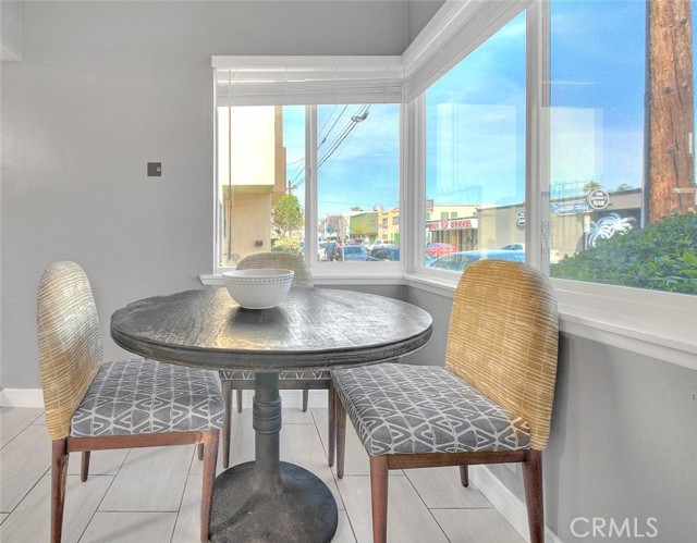 Detail Gallery Image 5 of 24 For 1280 E 4th St #1,  Long Beach,  CA 90802 - 1 Beds | 1 Baths