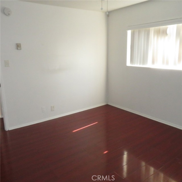 545 Chestnut Avenue, Long Beach CA: https://media.crmls.org/medias/df5303a2-f96b-4241-9ca3-1cda19347f38.jpg