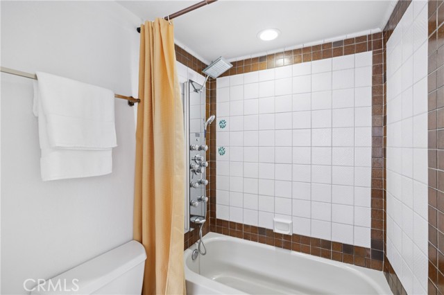 Detail Gallery Image 18 of 30 For 434 S Los Robles Ave #4,  Pasadena,  CA 91101 - 2 Beds | 3 Baths