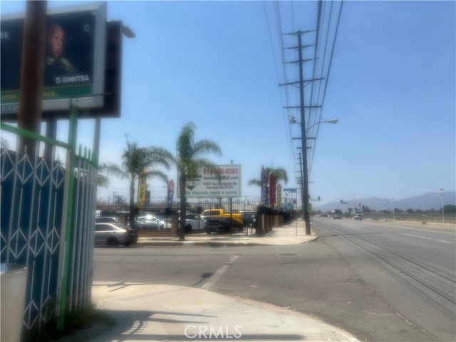 13154 Garber Street, Pacoima CA: https://media.crmls.org/medias/df53abbd-ed9c-4798-8316-69c3c9ecfa41.jpg