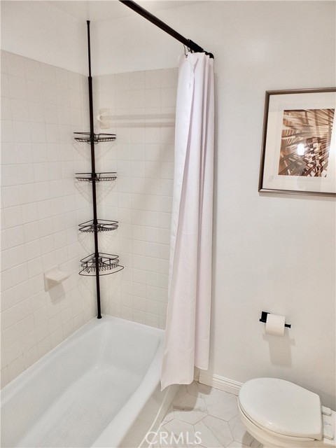 Detail Gallery Image 10 of 25 For 444 Obispo Ave #305,  Long Beach,  CA 90814 - 2 Beds | 2 Baths