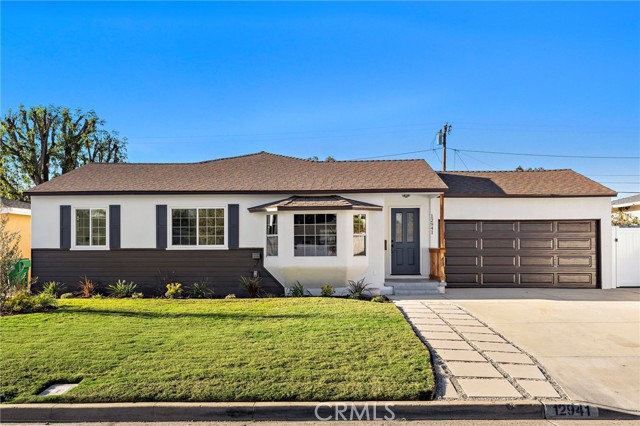 12941 Keith Place, Tustin CA: https://media.crmls.org/medias/df542513-42ab-49d3-868c-189c82508f90.jpg
