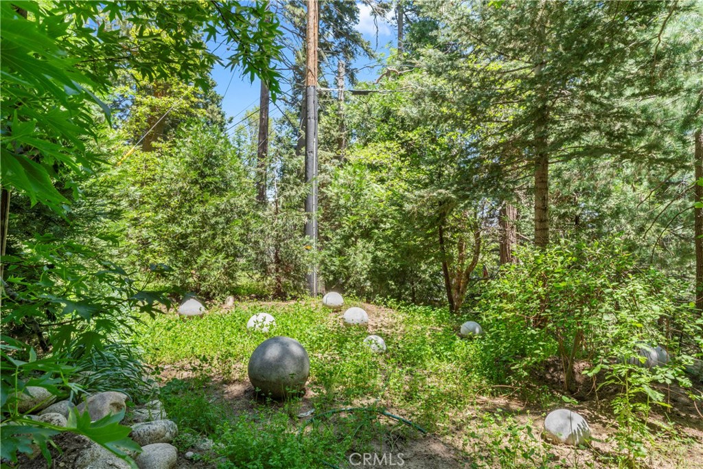https://media.crmls.org/medias/df557c6a-1eb6-492b-9a82-f69f7648127f.jpg?preset=X-Large