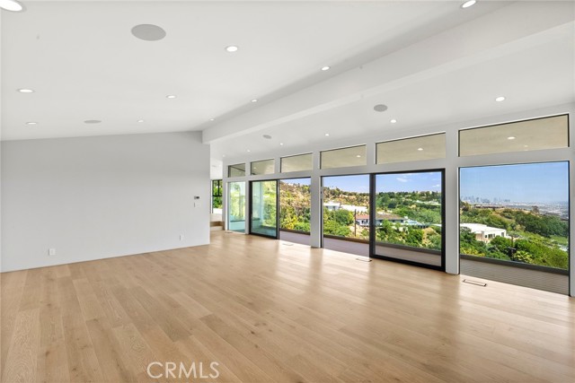 Detail Gallery Image 15 of 35 For 9336 Lloydcrest Dr, Beverly Hills,  CA 90210 - 3 Beds | 2 Baths
