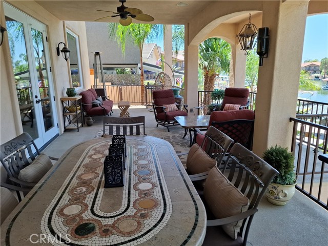 30295 Little Harbor Drive, Canyon Lake CA: https://media.crmls.org/medias/df572070-aa95-4143-b509-067ce08078b8.jpg
