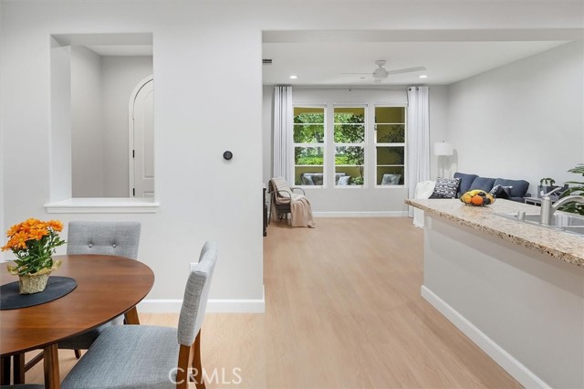 Detail Gallery Image 14 of 58 For 28771 Calle De La Paz, Valencia,  CA 91354 - 3 Beds | 2/1 Baths