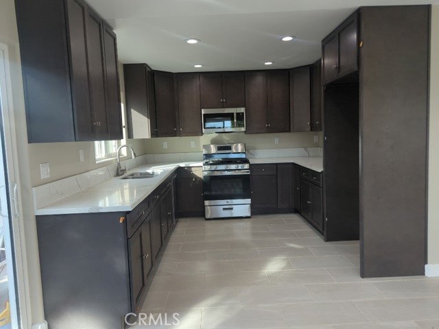 Image 3 of 4 For 15769 Cayman Circle