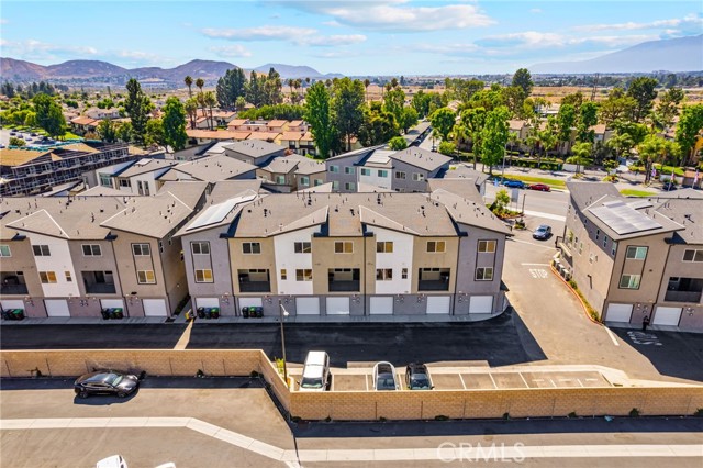 1176 Santo Antonio Drive, Colton CA: https://media.crmls.org/medias/df590426-67f3-4640-abdd-884ab976e290.jpg