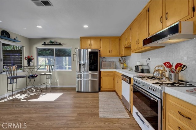 33230 Hollister, Lake Elsinore CA: https://media.crmls.org/medias/df5a08c3-b01a-4134-8db5-72cbce5e41a1.jpg