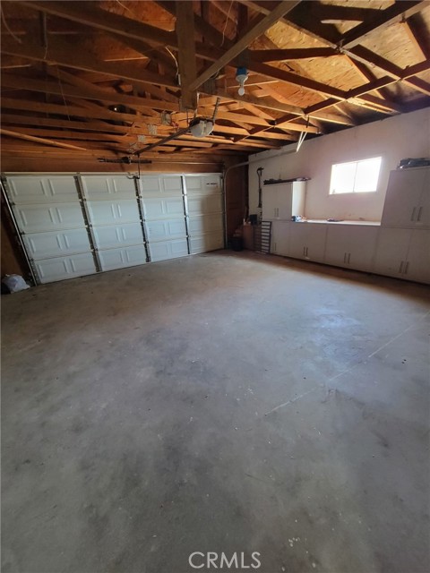 11015 Oakwood Avenue, Hesperia CA: https://media.crmls.org/medias/df5af9c3-86e4-4065-b1b1-c3c6e5eb2e12.jpg
