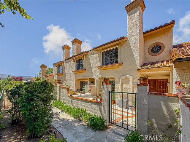 450 Country Club Drive, Simi Valley CA: https://media.crmls.org/medias/df5be5e2-a455-4506-991e-3c7ff17bcb76.jpg