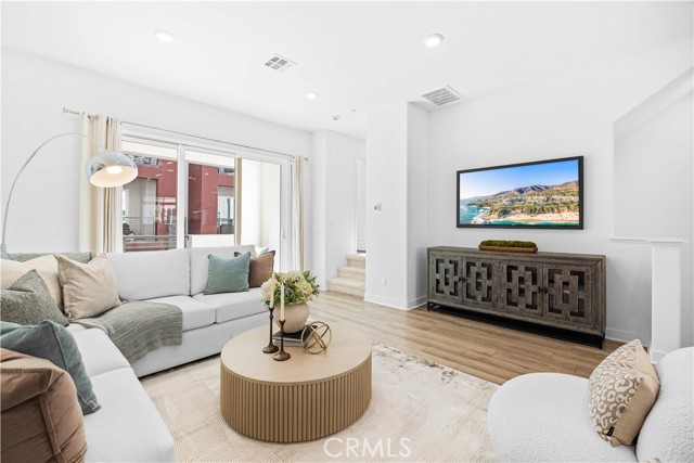 Detail Gallery Image 13 of 62 For 344 Tank, Irvine,  CA 92618 - 3 Beds | 3/1 Baths