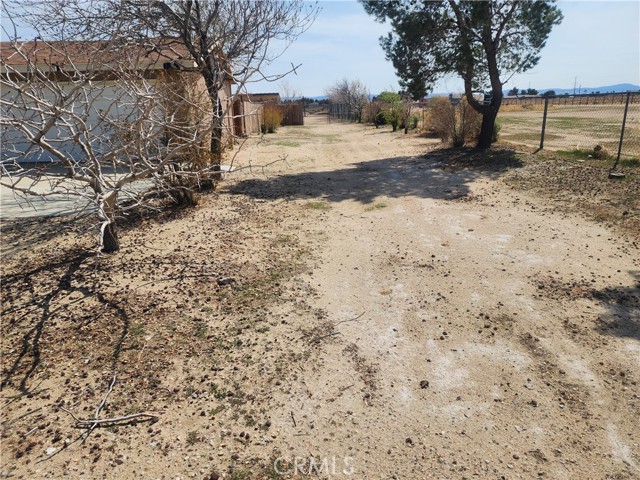 Detail Gallery Image 3 of 4 For 5830 Holiday Ave, Rosamond,  CA 93560 - 4 Beds | 2 Baths