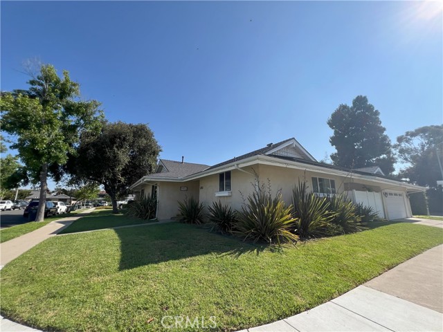 Detail Gallery Image 1 of 22 For 2702 San Lucas Ln, Costa Mesa,  CA 92626 - 3 Beds | 2 Baths