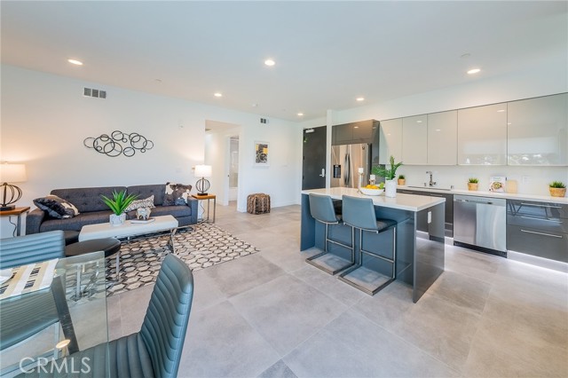 Detail Gallery Image 13 of 16 For 214 S Westmoreland #4,  Los Angeles,  CA 90004 - 2 Beds | 2 Baths