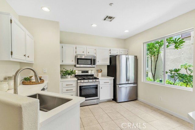 6118 Citracado Circle, Carlsbad CA: https://media.crmls.org/medias/df5ff058-721c-40d7-8ea6-7b9aacbb4394.jpg