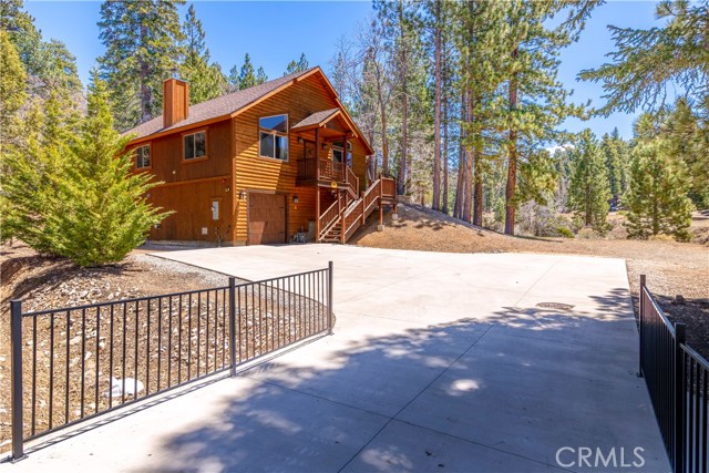 43485 Colusa Drive, Big Bear Lake CA: https://media.crmls.org/medias/df6013d4-8480-43fe-9c24-66bd75b86362.jpg