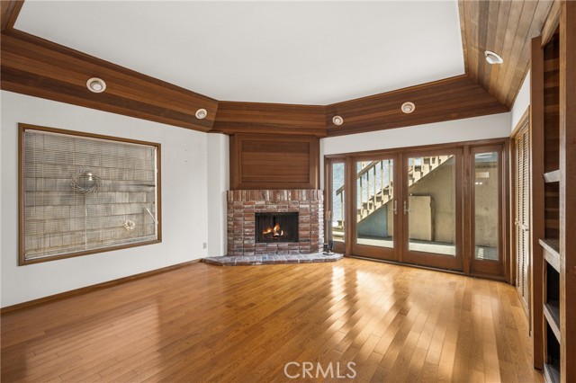 51 B Surfside Avenue, Surfside CA: https://media.crmls.org/medias/df60778d-45bf-46f2-9af2-213bf34b6e38.jpg