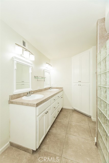 Image 23 of 55 For 5840 Illinois Avenue