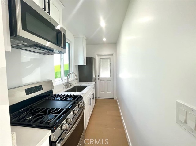624 W 38th Street, San Pedro CA: https://media.crmls.org/medias/df6166b4-a530-4108-9a4c-af77633869ba.jpg