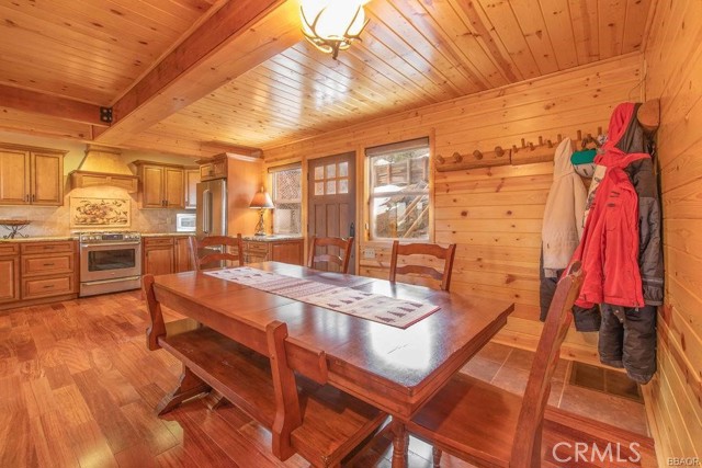 Detail Gallery Image 24 of 43 For 43478 Sheephorn Rd, Big Bear Lake,  CA 92315 - 3 Beds | 2 Baths
