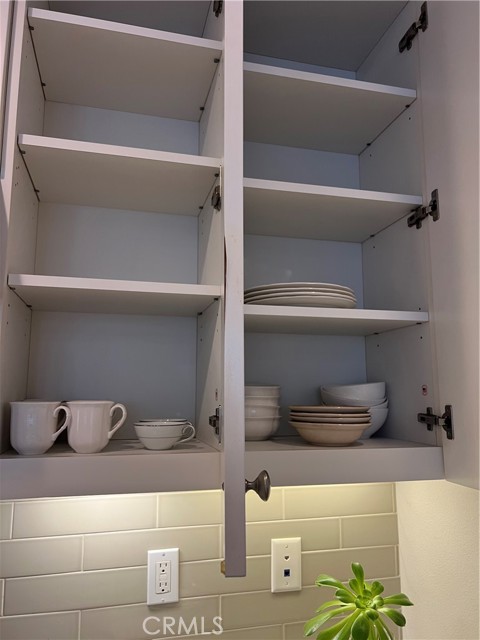 Detail Gallery Image 4 of 4 For 274 Rodeo, Irvine,  CA 92602 - 1 Beds | 1/1 Baths