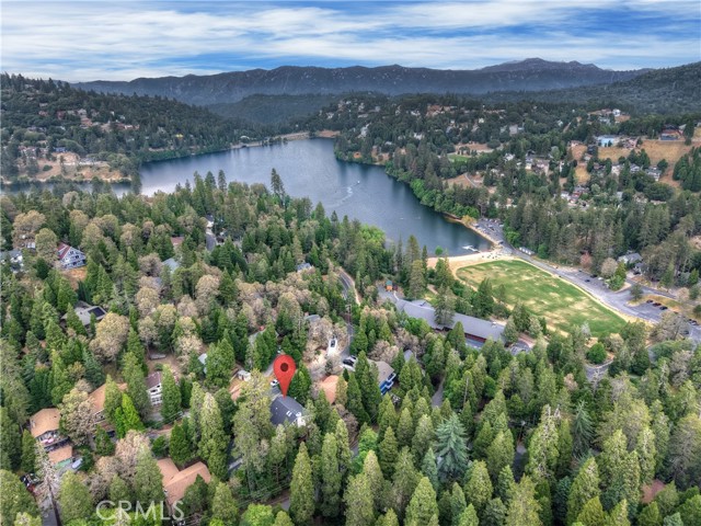 24586 Horst Drive, Crestline CA: https://media.crmls.org/medias/df63b60d-c605-4627-b5e1-1e7b35d88757.jpg